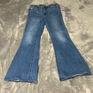 American Eagle Next Level Low-Rise Kick
Bootcut Jean (6 regular)